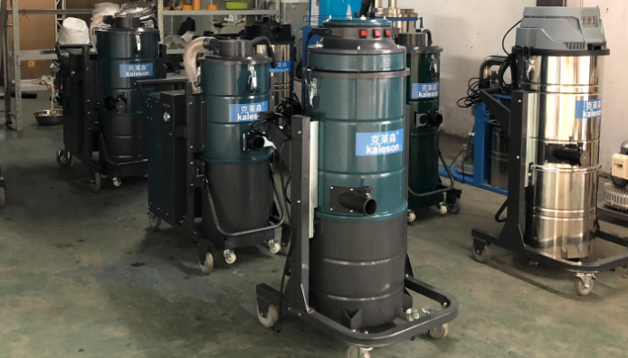 工業(yè)大功率充電吸塵器